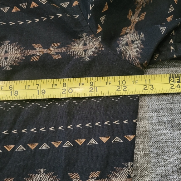 American Eagle Men's Medium Tall Button-Down Shirt - Picture 4 of 6